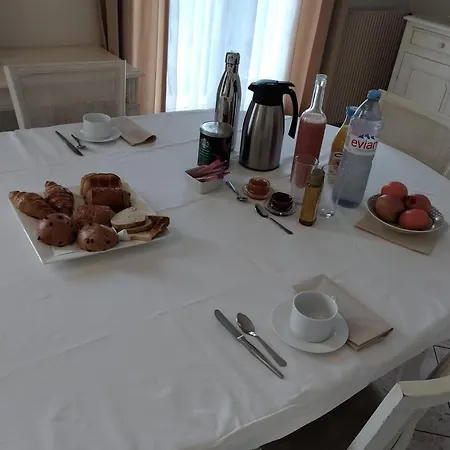Dans Avec Salle De Bain Et Piscine Privee Homestay